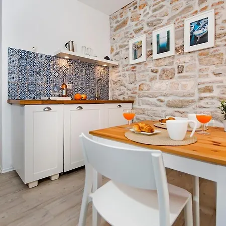 Apartment Center, 30 Meters From The Sea, Wi-fi *