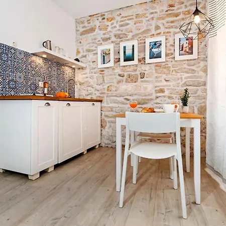 Center, 30 Meters From The Sea, Wi-fi Apartment Rovinj